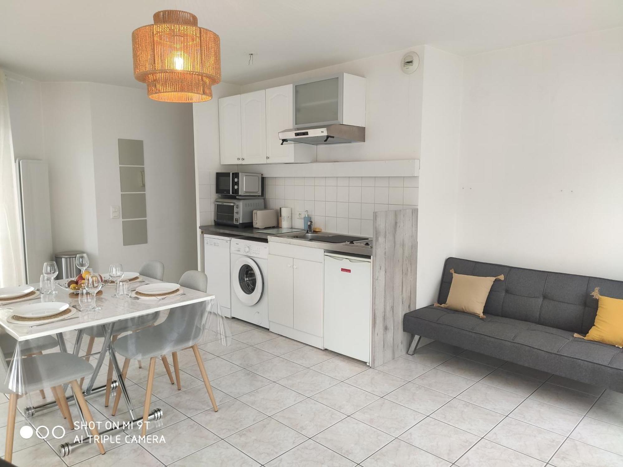 Sublime T2 Lumineux Avec Balcon - Rue Gratuite Appartement *
